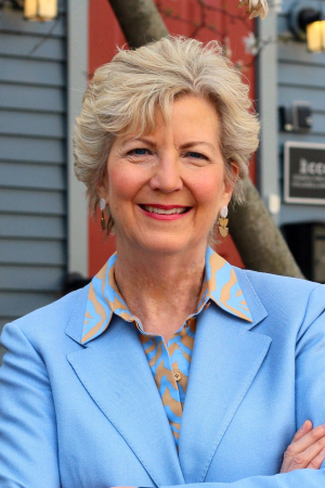 Shirley cropped headshot-01